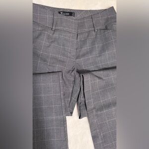 New York & Company - Gray Plaid Trousers - excellent condition